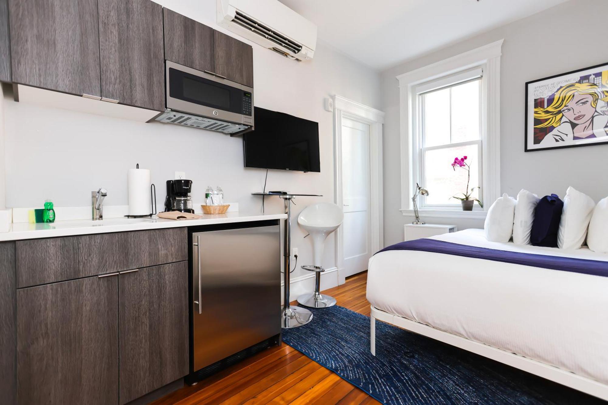 A Stylish Stay W/ A Queen Bed, Heated Floors.. #26 Brookline Exterior foto