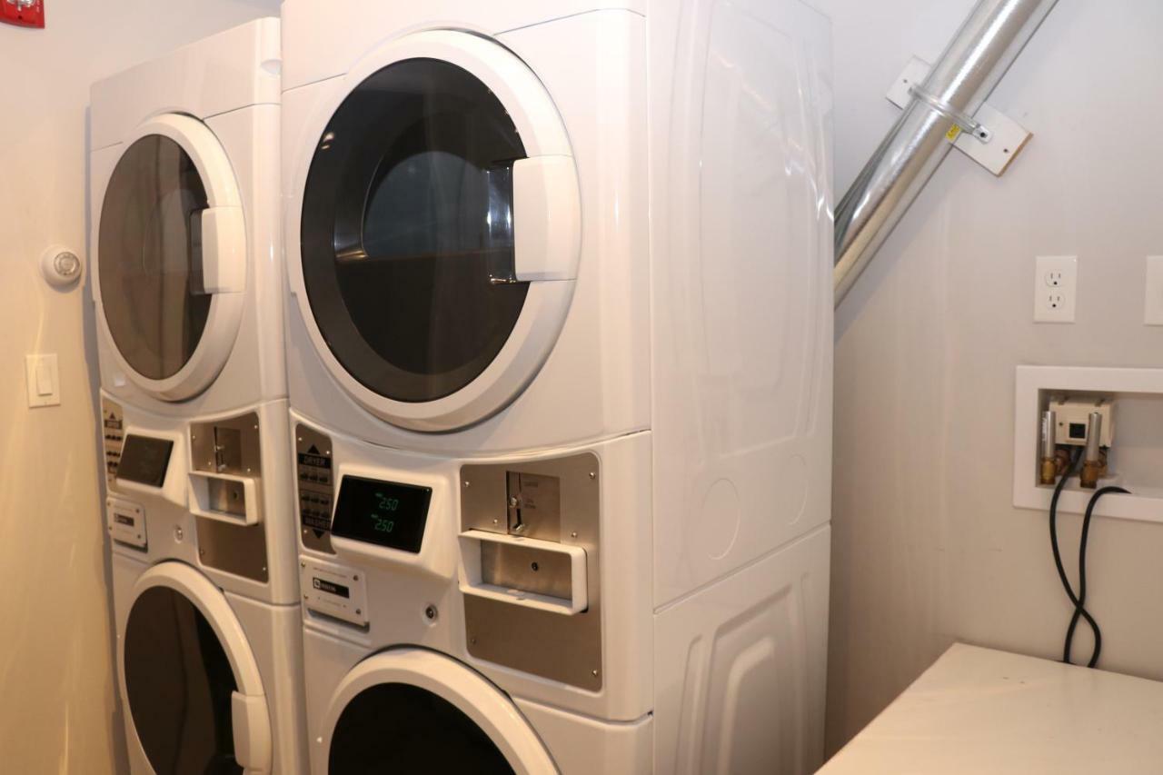 A Stylish Stay W/ A Queen Bed, Heated Floors.. #26 Brookline Exterior foto